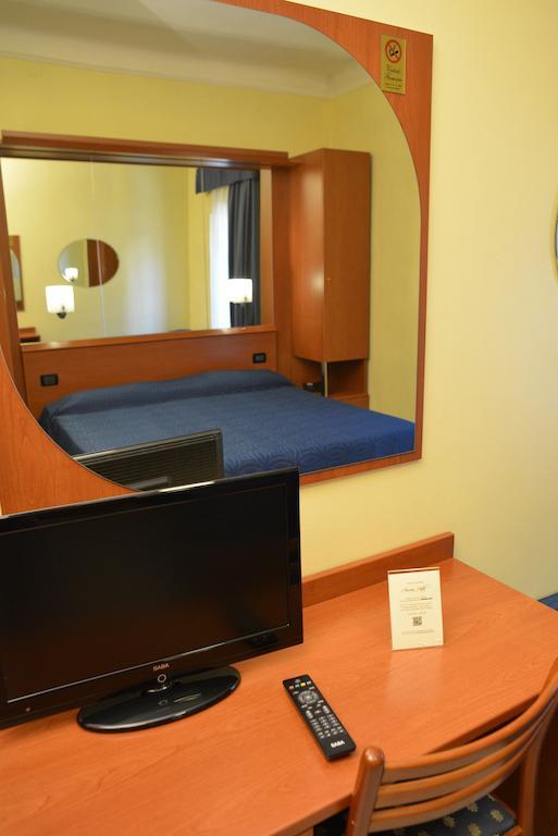 Hotel Aurora Μιλάνο Εξωτερικό φωτογραφία